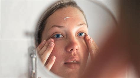 Over 60% of my patients describe their skin as sensitive in some way, says says dermatologist ellen marmur. How to Use Retinol on Sensitive Skin, According to Derms ...