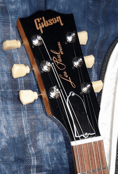 Les Paul Special With Incorrect Headstock Label The Gear Page