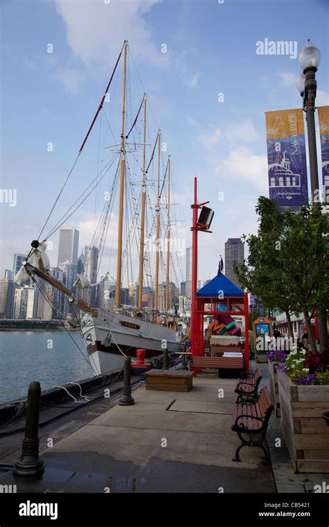 Tall Ship Windy Navy Pier Chicago Stock Photo Alamy