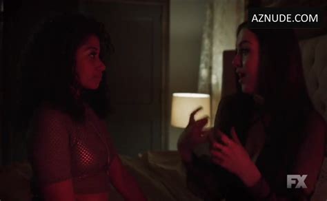 Elizabeth Gillies Lesbian Scene In Sexanddrugsandrockandroll Aznude