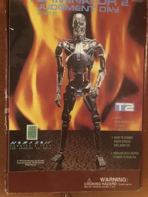 Horizon Terminator 2 Judgment Day T 800 Terminator Endoskeleton Vinyl