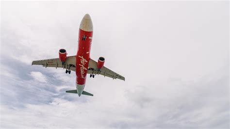Bundle your flight + hotel & save! 'Technical issue' on AirAsia flight sends plane plummeting ...