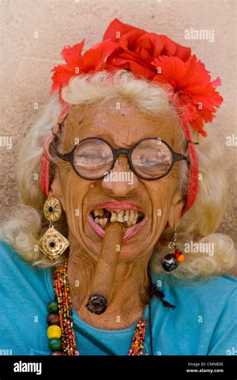 Old Cuban Woman Smoking Cigar Hi Res Stock Photography And Images Alamy