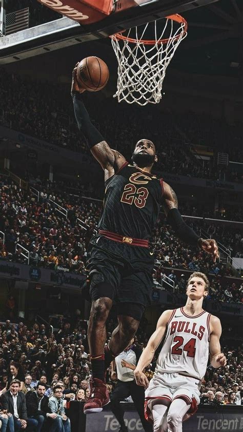 Download Lebron James Stuns Crowd With A Spectacular Slam Dunk