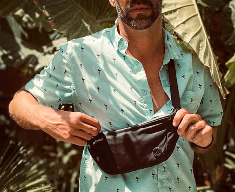 The 16 Best Fanny Packs And Belt Bags For Men In 2023 Runners Athletics