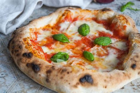 Pizza Margherita Alla Napoletana Cooking Italy