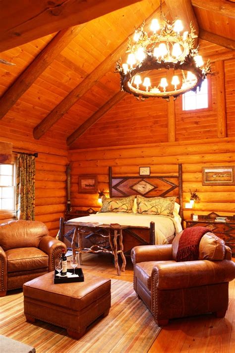 The log cabin home decor photos featured here showcase the bedrooms, bathrooms, kitchen and dining room of a monumental mountain retreat. Log Cabin Cottage bedroom | Rustic bedroom design, Holiday ...
