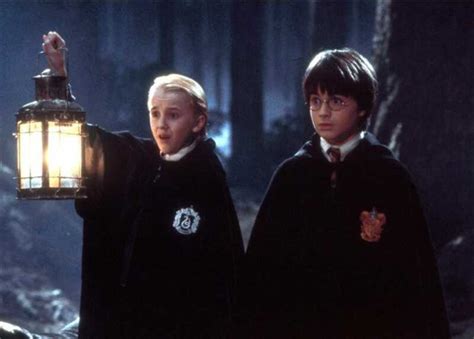 Harry Potter 1 Version Longue Streaming Vostfr - Harry Potter à l'école des sorciers de Chris Columbus (2001), synopsis