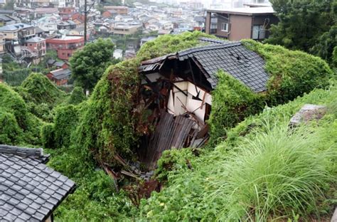 # 停電 # 供電 # 高雄 高雄興達電廠今（13）日下午兩點多驚傳全廠停機，由於供電能力不足緊急分區輪流停電，造成各地不斷傳來有人在電梯受困案件，目前台北市已經接獲至少有10件電梯受困的案件，而新北目前也接獲了24起受困案件。 台風17号 長崎県内停電「大損害」 野母崎、大村 風速39．1 ...