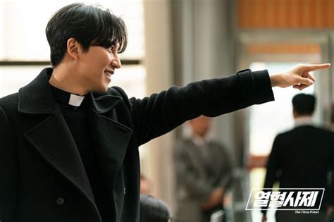 Photos New Stills Added For The Korean Drama The Fiery Priest