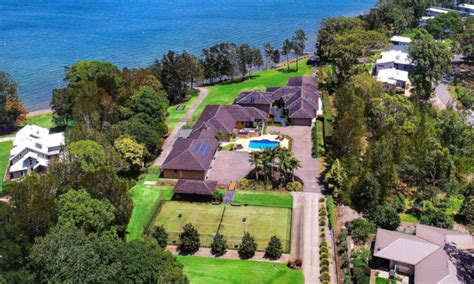 Lakefront Home On 9 Acres In New South Wales Australia Homes Of The Rich