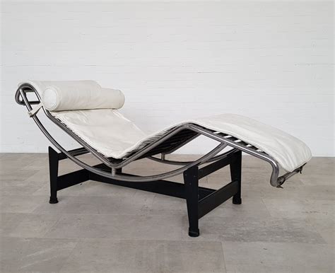 Le Corbusier Lc White Leather Chaise Longue By Cassina Free Nude