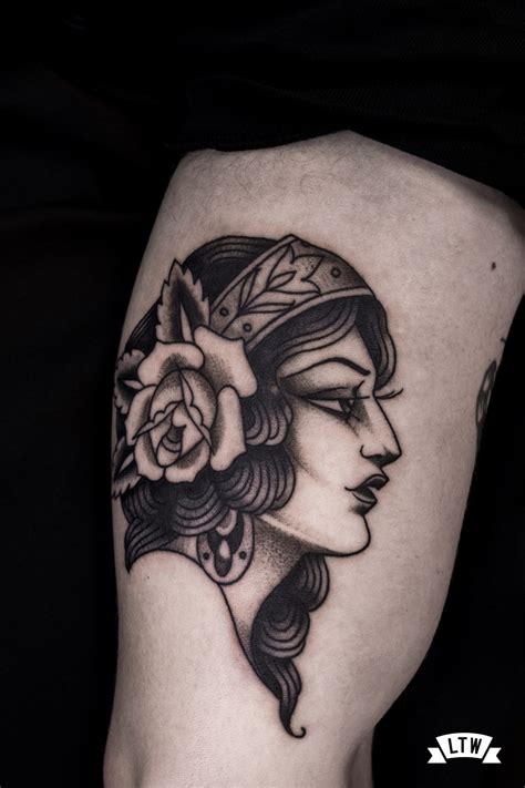 Girl Tattooed By Enol