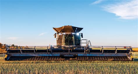 New Holland Debuts The Cr11 Its Next Gen Flagship Combine Agdaily