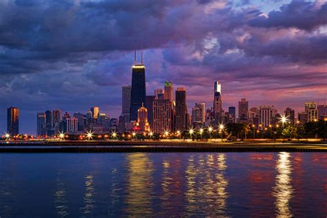 Chicago Skyline And Water With Red Sunset View Of The Chic Flickr
