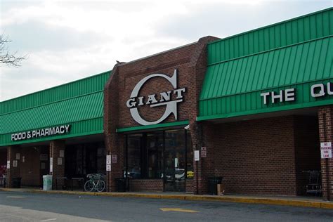 Giant food store holiday hours 2021 giant food store is extremely busy during the holidays as people tend to cook large meals for family and friends. O Street Giant Food store | The original O Street Giant ...