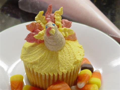 turkey cupcakes for thanksgiving with how to video