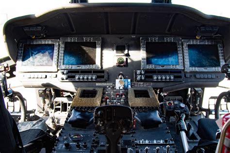 We Got Into A Us Army Black Hawk Helicopter — Heres What We Saw