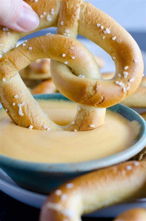 Best Beer Cheese Dip For Soft Pretzels Sandwiches And Burgers