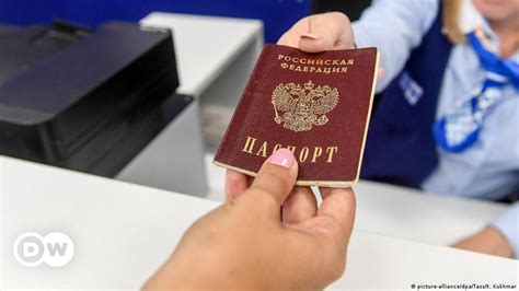 Russia Starts Giving Passports To Ukrainians Dw 06 14 2019