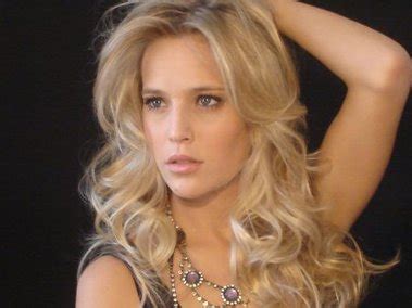 Luisana loreley lopilato de la torre (lu, luli, lulu) (born may 18, 1987) is an argentine actress, model and former singer. Luisana Lopilato | World Music BA - Contrata a tu artista