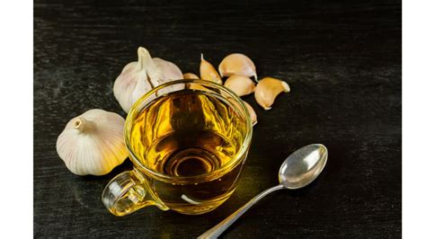 5 Amazing Health Benefits Of Drinking Garlic Tea In Morning For Optimal