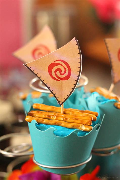 Easy Moana Cupcakes With Free Printable Toppers