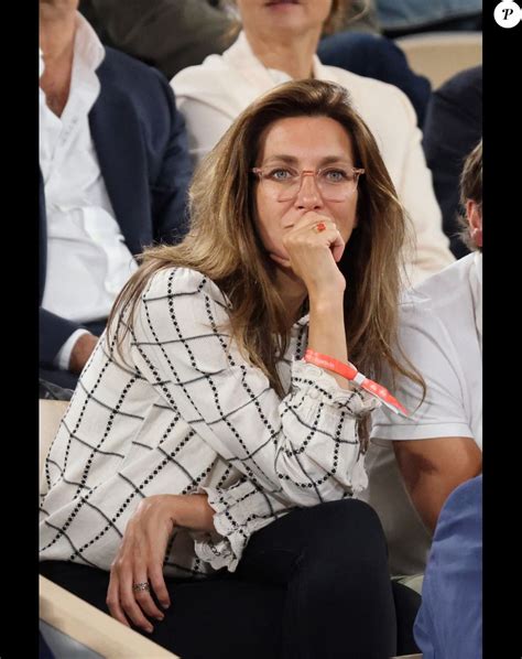 Sienna Miller Et Son Compagnon Devant Anne Claire Coudray Amoureuse à Roland Garros Le