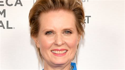 why cynthia nixon s unexpected golden globes guest caused a stir