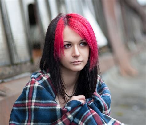 25 greatest emo hairstyles for girls in 2024 bold and creative looks