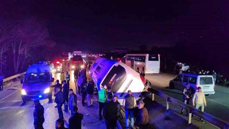 Öğrencileri taşıyan tur otobüsü devrildi 3 ölü Turizm Ajansı