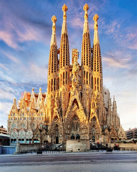 Cinco Obras Míticas De Gaudí En Barcelona
