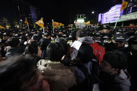 South Korea Parks Shadowy Confidante Returns To Answer Questions Cnn
