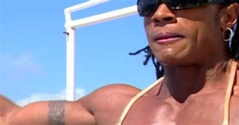 renne toney la mujer con los músculos más grandes del mundo metro puerto rico
