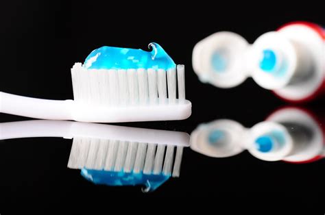 Common Toothpaste Ingredient May Promote Colon Cancer