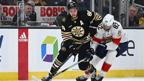 David Pastrnaks Help Contributes To Bruins Comeback Win Daily Sport