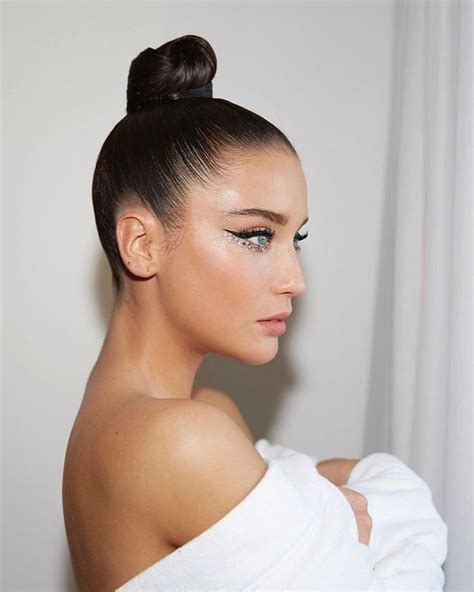 Pin By Angelandlight On Makeup And Makeout Sleek Bun Hairstyles Sleek