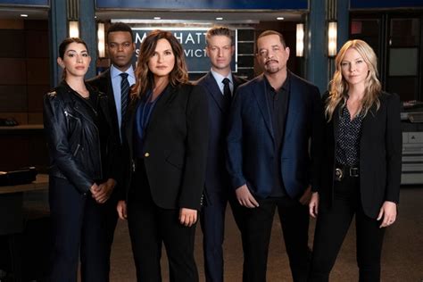 All Things Law And Order Law And Order Svu Season 22 Key Art Cast Photo