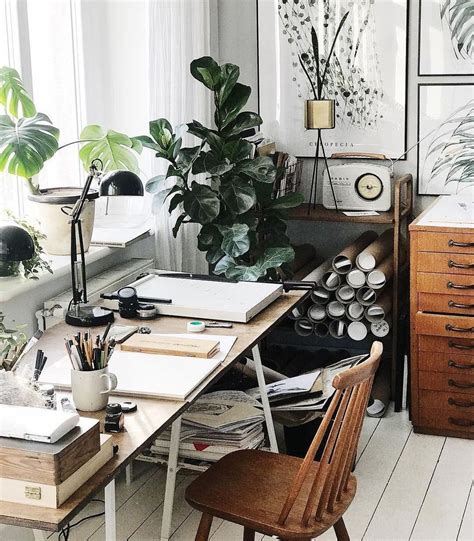 40 Lovely Work Office Decorating Ideas 24