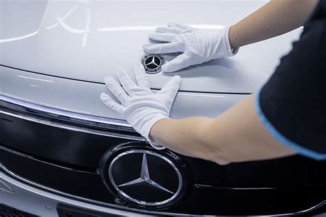 Daimler To Be Renamed Mercedes Benz Will Spin Off And List Truck And