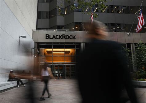 Blackrock Asks Uk Wealth Firms To Pilot Share Voting Program Nyseblk
