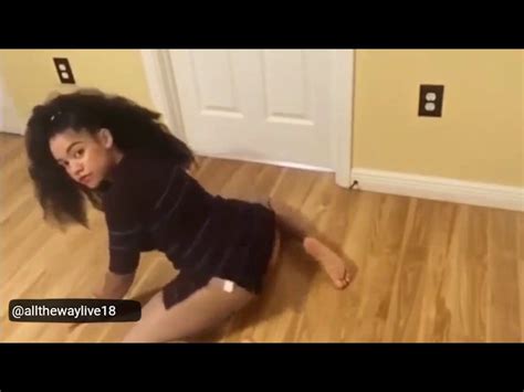 Thick Black Teen Dancing And Twerking With Short Skirt All The Way Live