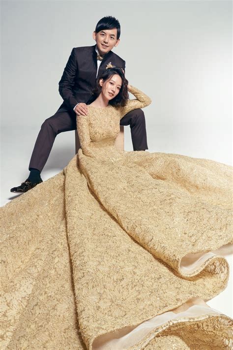 6:40 快點tv 164 520 просмотров. 黃子佼曝光絕美婚紗照!孟耿如身穿金色長禮服，小倆口甜蜜放閃 | Marie Claire 美麗佳人