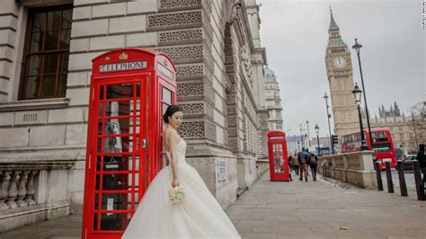 Chinese Flock To London For The Perfect Wedding Pics