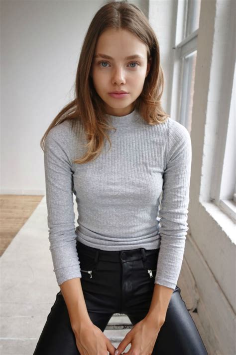 Jay27 分享 正妹 因為weeknd的mv看到這個女主角 Kristine Froseth~~ Grindtimetv