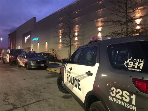 6 Arrested Following Multiple Armed Robberies In Etobicoke Yorkdale Mall Cbc News