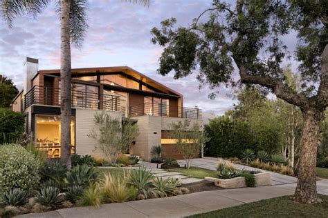 Stunning House Exterior Designs With Attractive And Unique Design