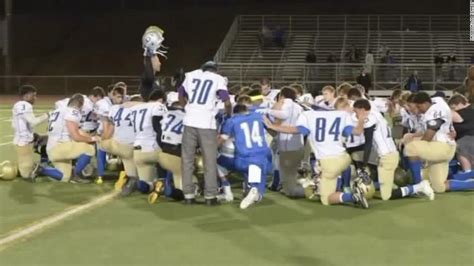High School Coach Sparks Debate Over Prayer Cnn Video