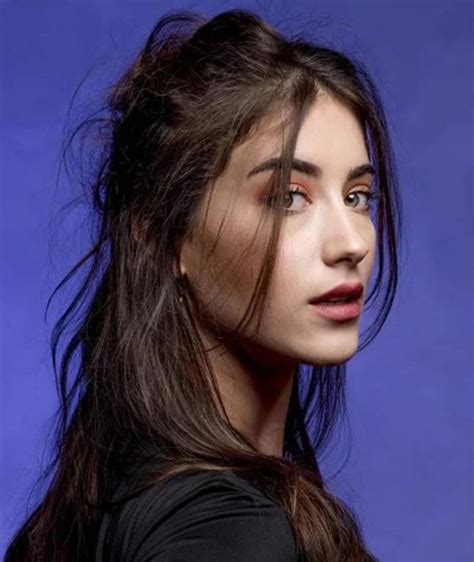hazal kaya biography height son pictures things you should know