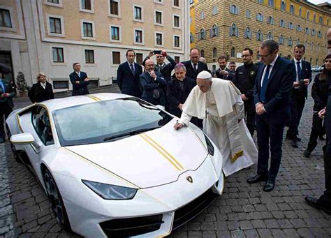 Pope francis is the head of the catholic church and sovereign of the vatican city state. Papa Francesco, venduta la Lamborghini messa all'asta per ...